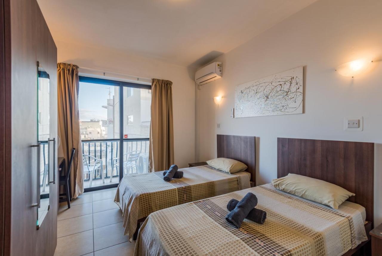 Seashells Apartments With Terrace, Just Off The Seafront In Bugibba - By Getawaysmalta خليج سانت بول المظهر الخارجي الصورة