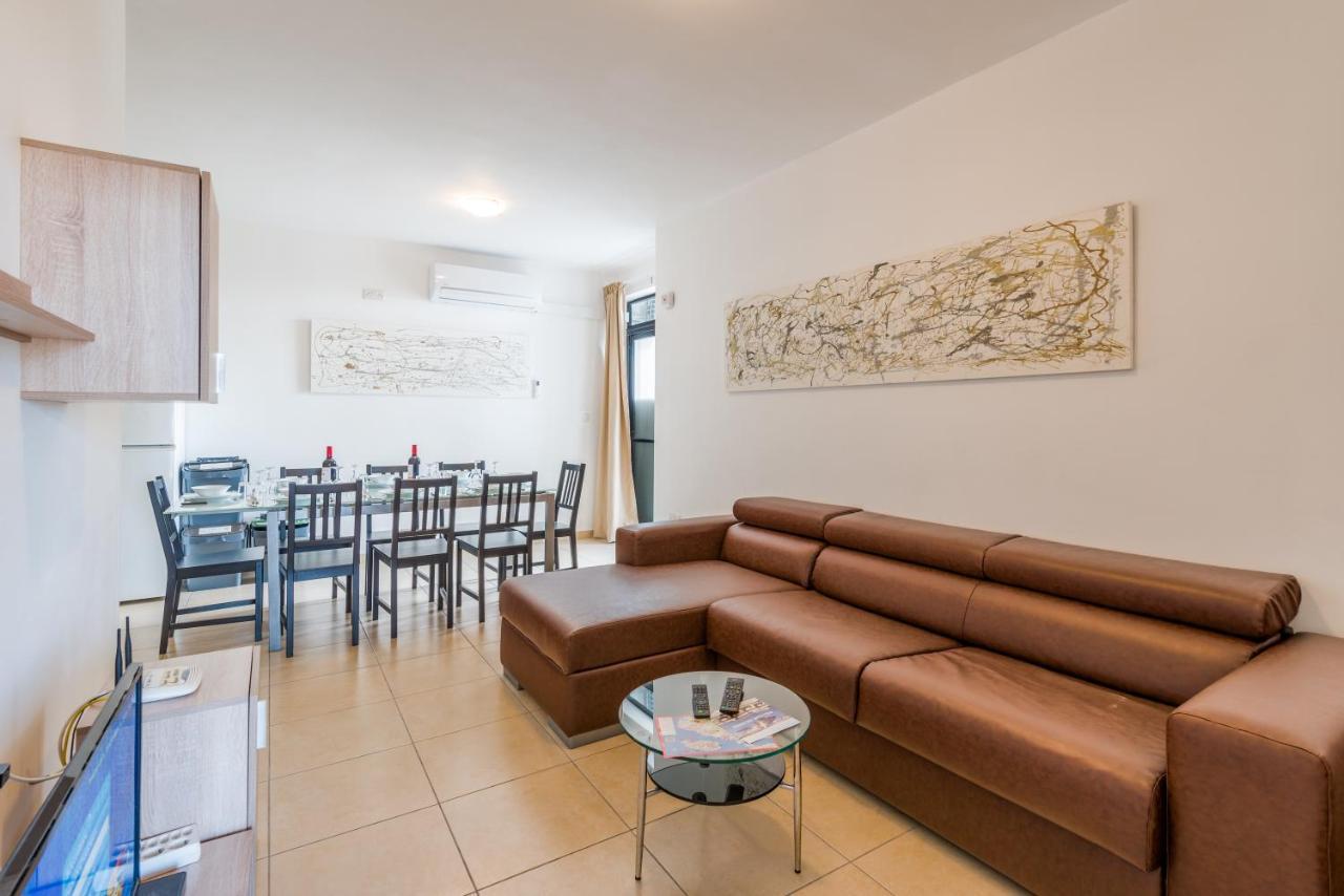 Seashells Apartments With Terrace, Just Off The Seafront In Bugibba - By Getawaysmalta خليج سانت بول المظهر الخارجي الصورة