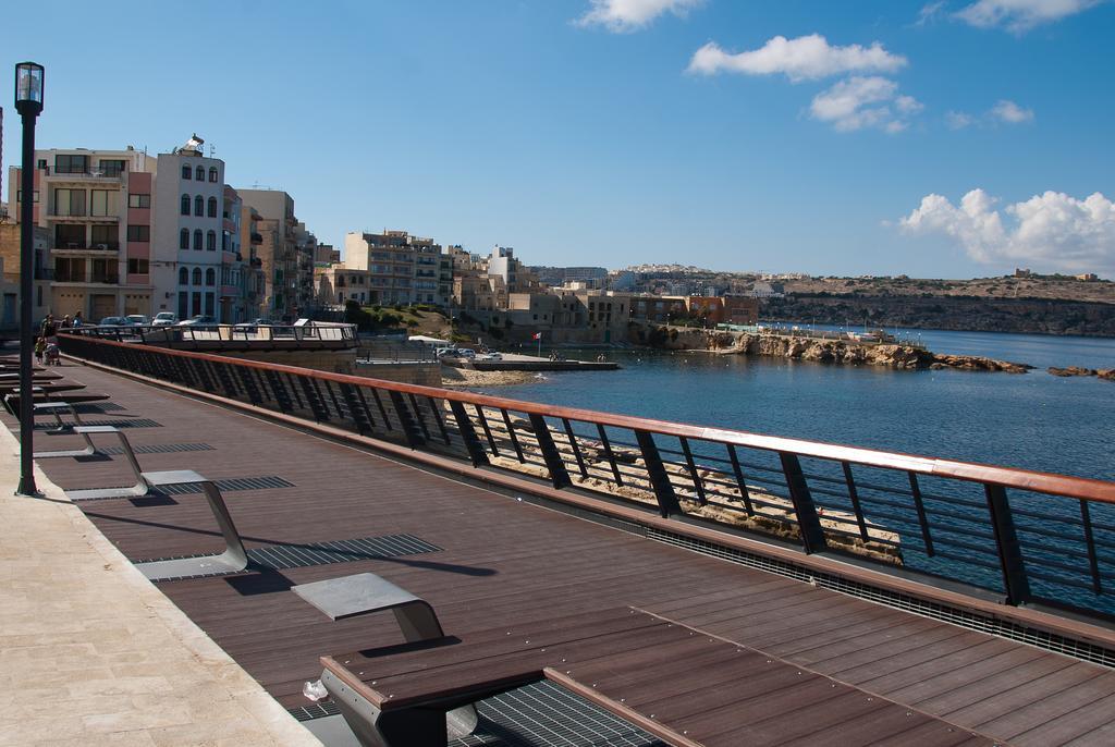 Seashells Apartments With Terrace, Just Off The Seafront In Bugibba - By Getawaysmalta خليج سانت بول الغرفة الصورة